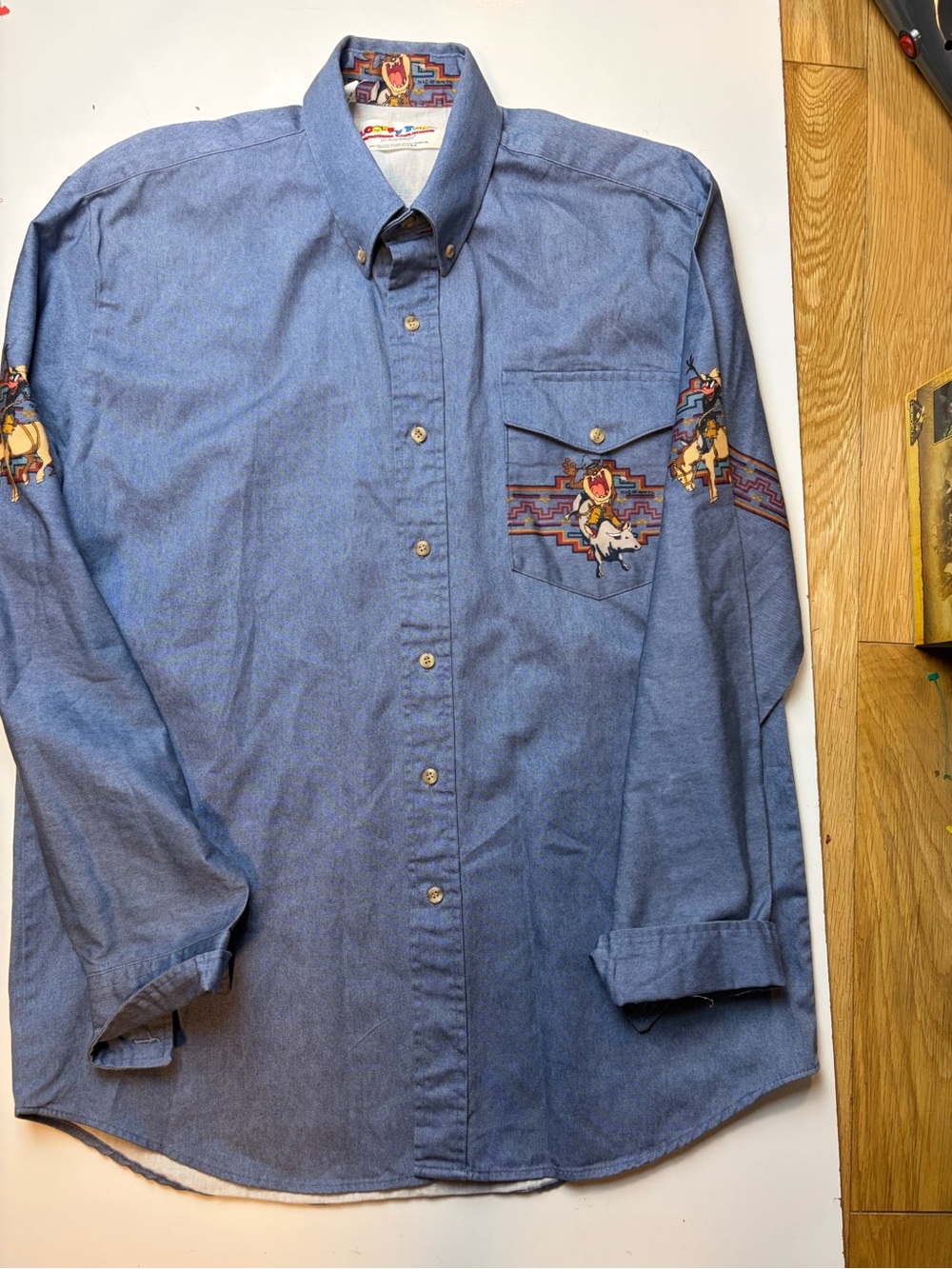 Looney Tunes vtg western collection Karman denim shirt